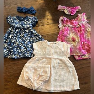 3 Baby Girl Summer Dresses, Size 6-9 month, matching bows. Gentle worn.